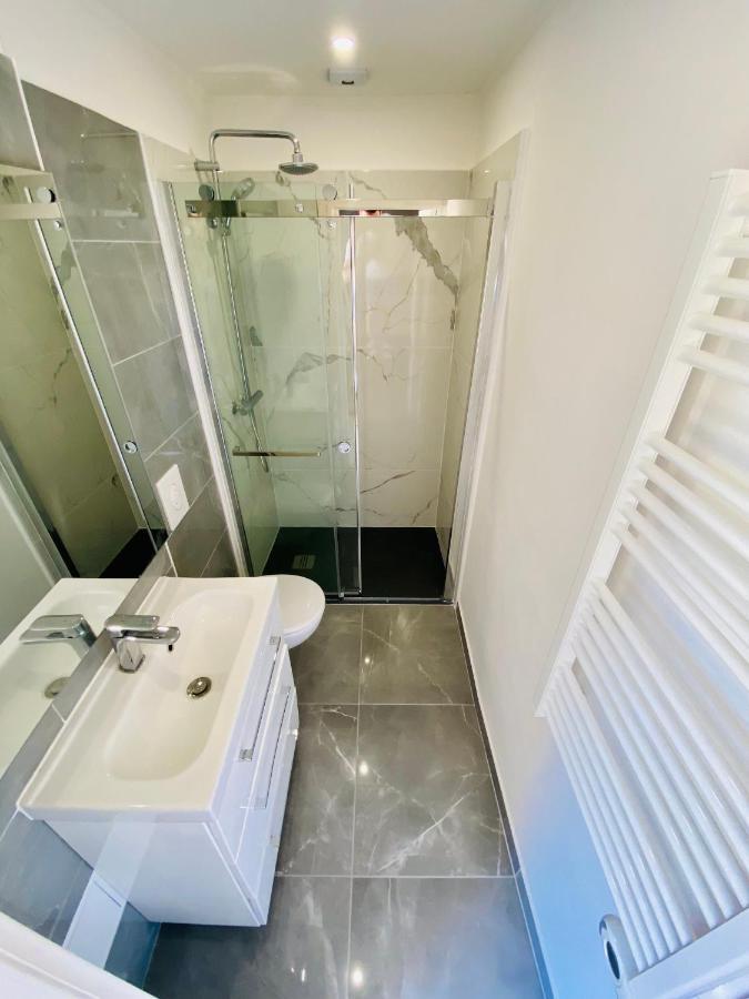 Lovely Apartment Heart Of Golden Square Fiber Wifi Niza Exterior foto